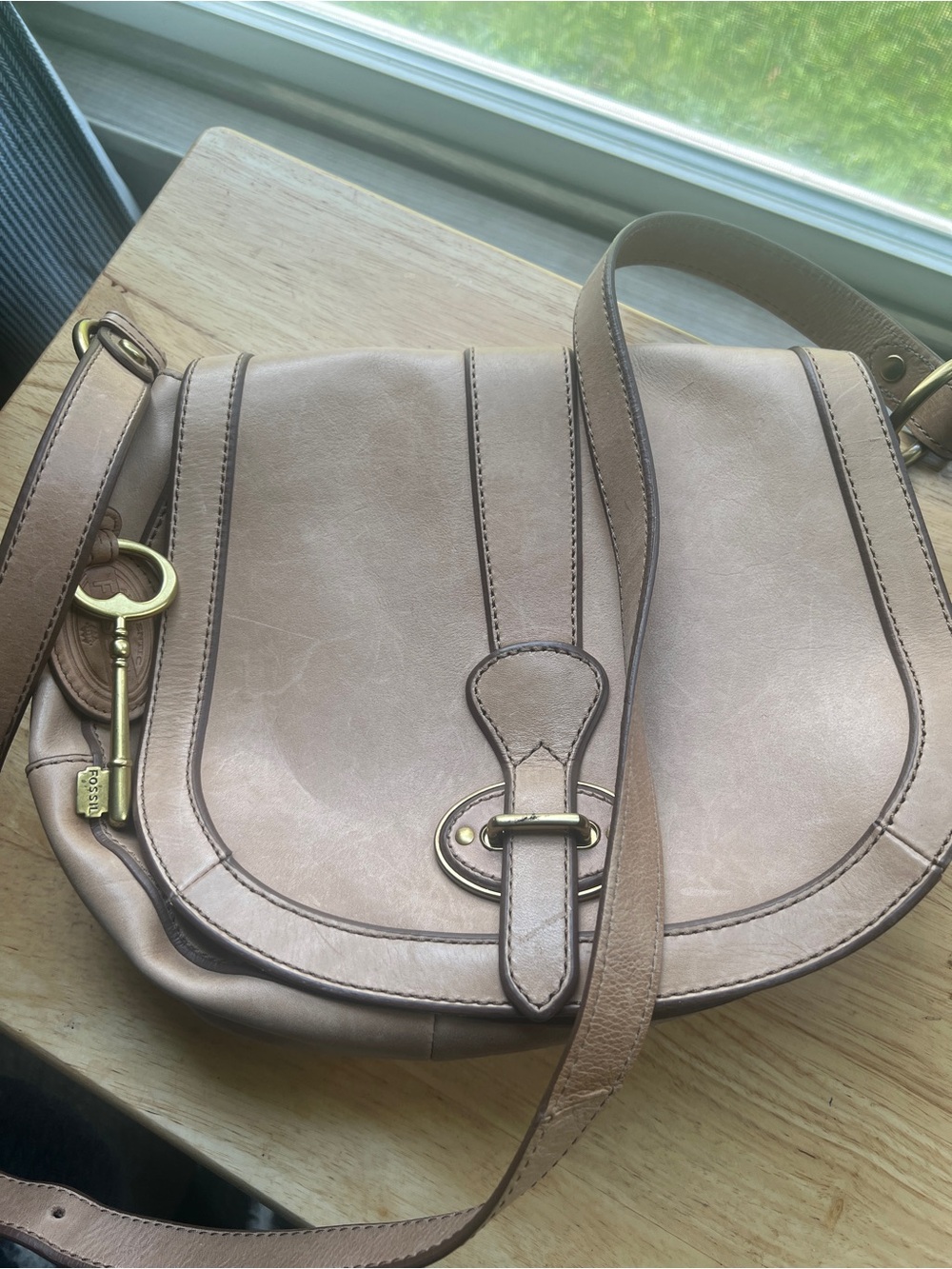 Women's Saddle Crossbody Bag in Taupe Leather